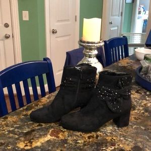 IMPO memory foam Black suede boots with crystals.